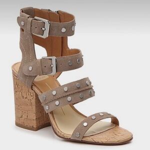 NEW In Box Dolce Vita Eddie Sandal In Taupe Suede, Size 8.5